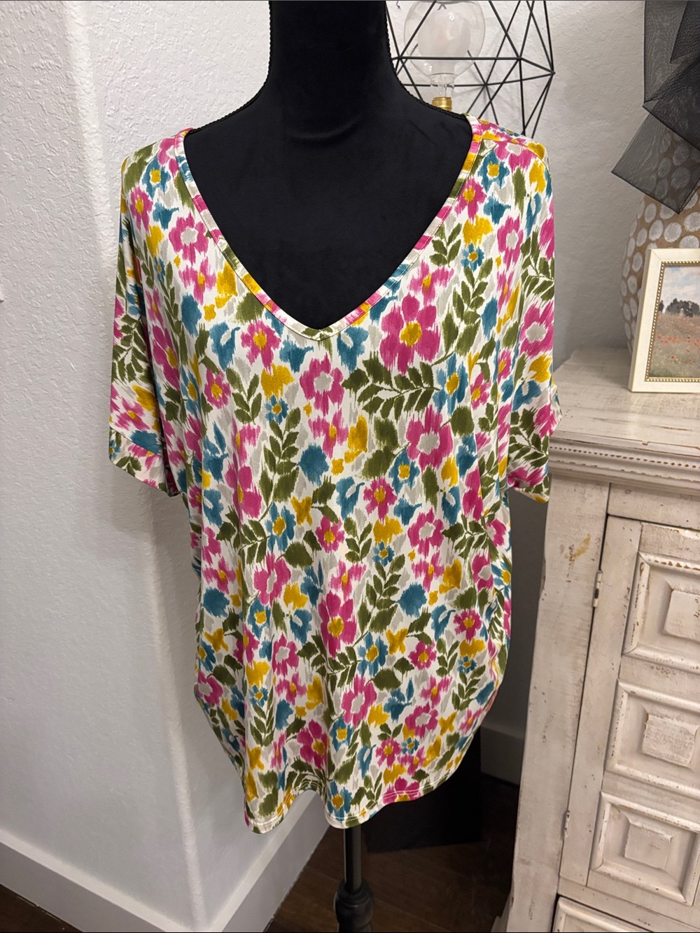 Jodifl Women’s Floral V-Neck Top - Pink Multi